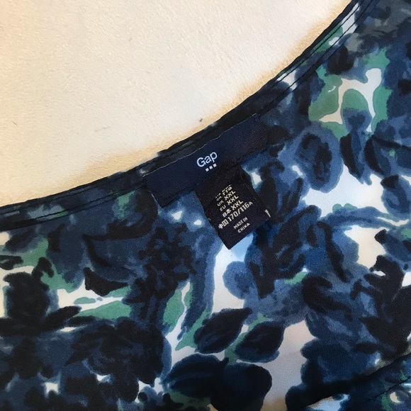 Gap Ladies Top - Picture 3 of 3